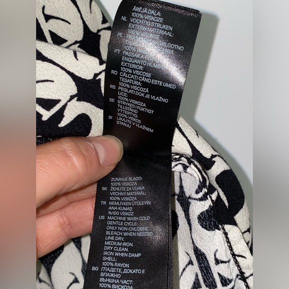 H & M Womens Black Cream Animal Printed Shirt Short Sleeve Top Shirt Size US 14 - Picture 7 of 11